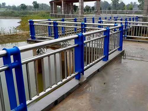 長陽不銹鋼復合管護欄